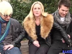 Doppelter Fick für eine heiße Milf